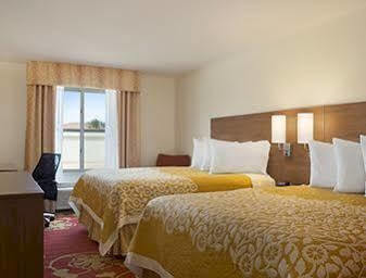 Days Inn & Suites By Wyndham Belmont Exterior foto