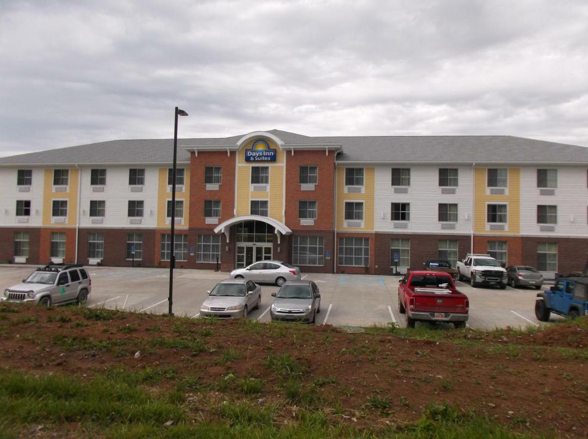 Days Inn & Suites By Wyndham Belmont Exterior foto